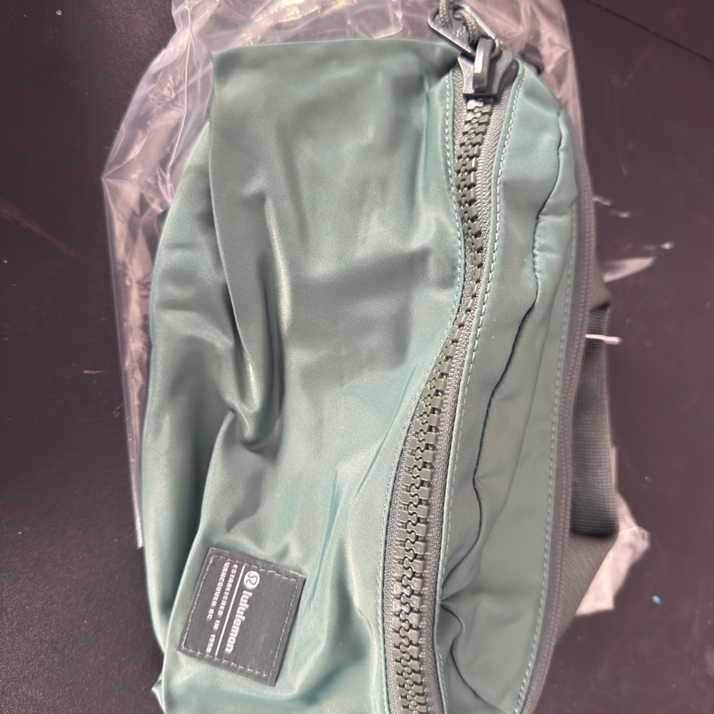 lululemon athletica Green Belt Bag - All Day Essentials NWT